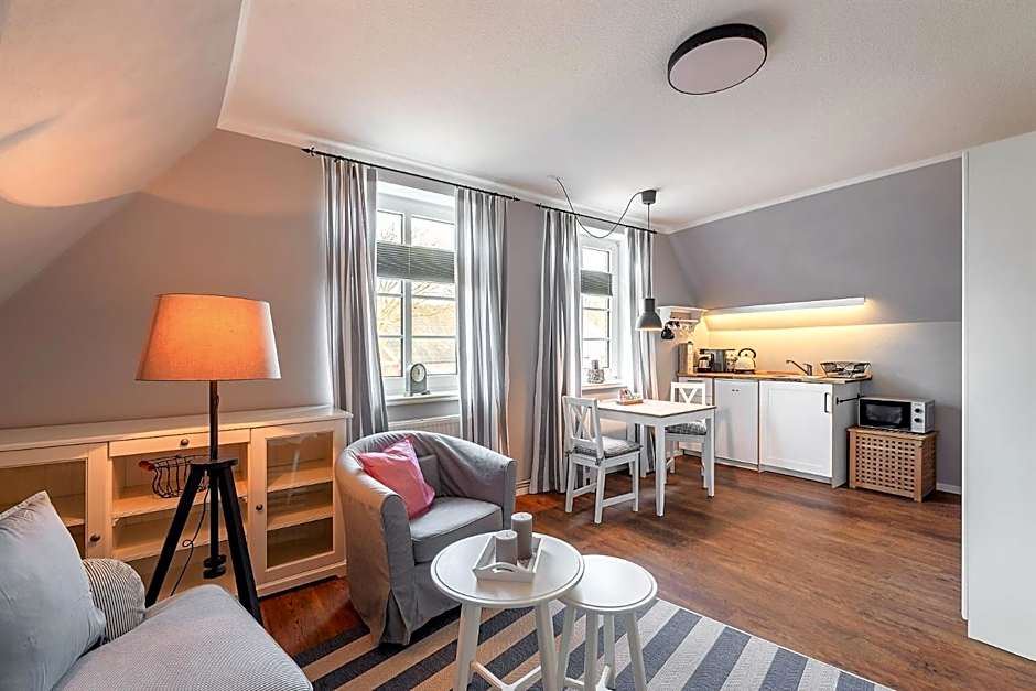 Friesen-Lodge Apartments