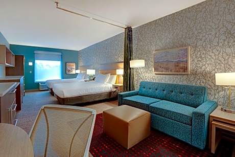 2 Queen Hearing Accessible Studio Suite