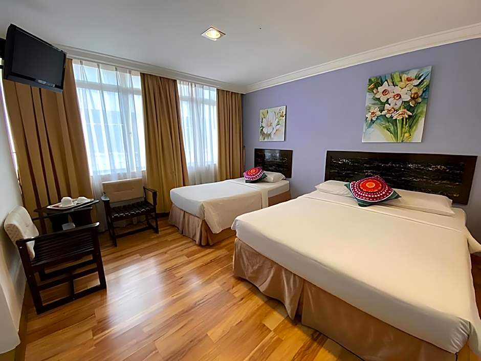 Queenspark Lovita Hotel