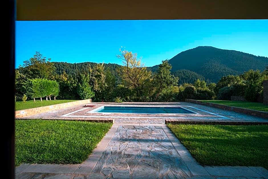 Evritos Villas & Suites with pool