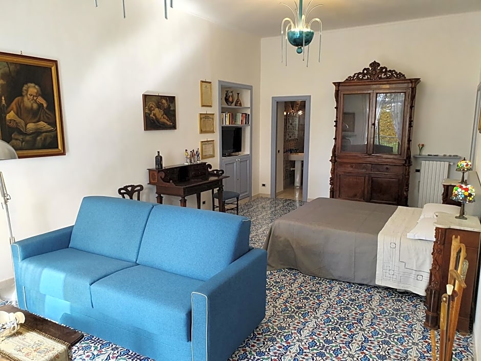 Qu4ttro I D'Angleterre Guest House