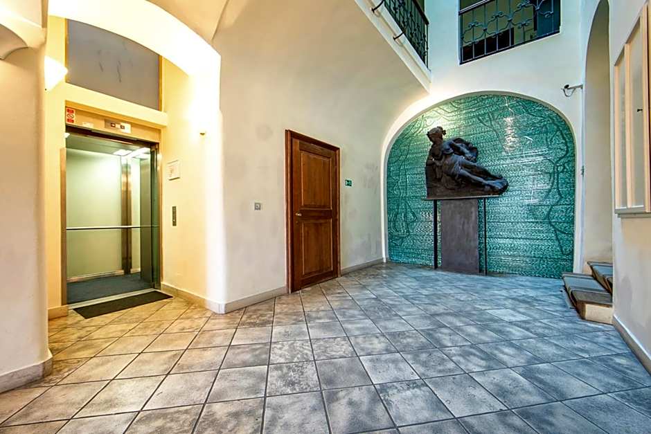 Miss Sophie's Charles Bridge