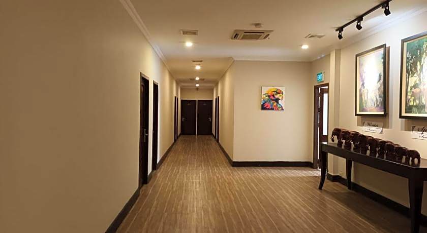 Seasons Riverside Hotel