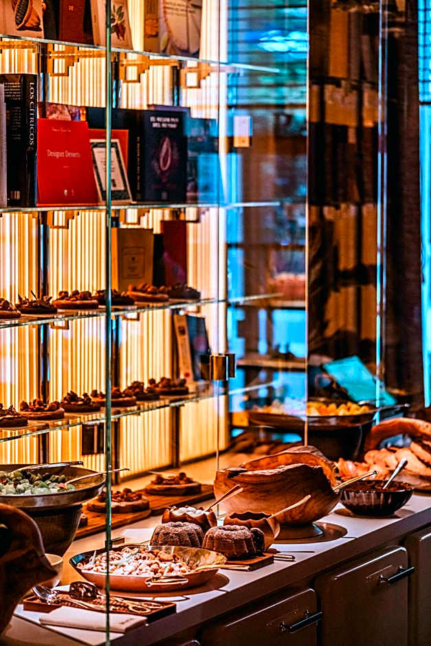 Brach Madrid - Evok Collection