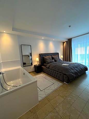 Deluxe Double Room with Bath
