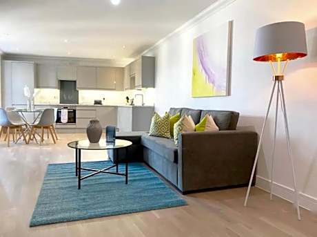 Modern stylish 2 bedroom 2 bath Apt04 in Rochester