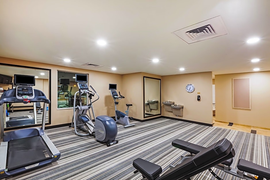 Candlewood Suites Lenexa - Overland Park Area By IHG