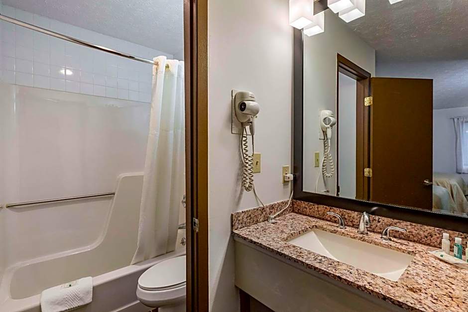 Quality Inn Youngstown
