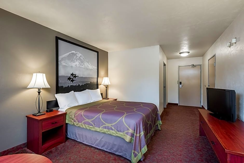 Super 8 by Wyndham Kelso Longview Area