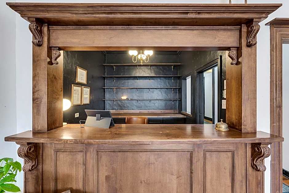 The Historic Grand Canyon Hotel