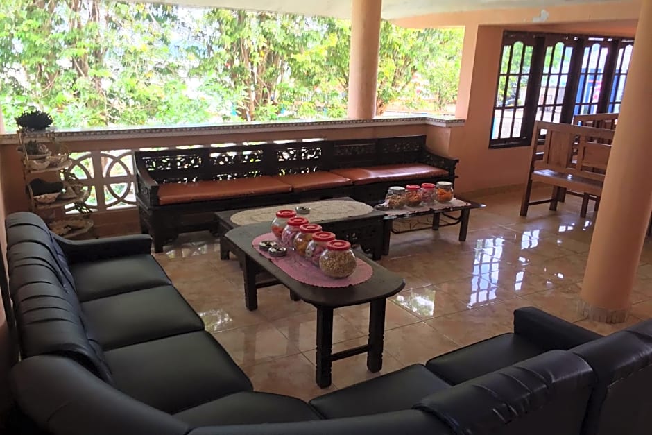 Collection O 92897 Hotel Intan Near Kantor Syahbandar Bawean