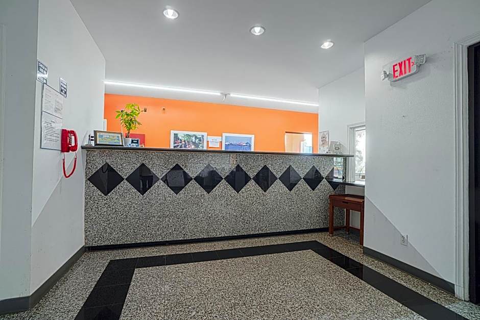 Island Inn By OYO Galveston Beach, TX