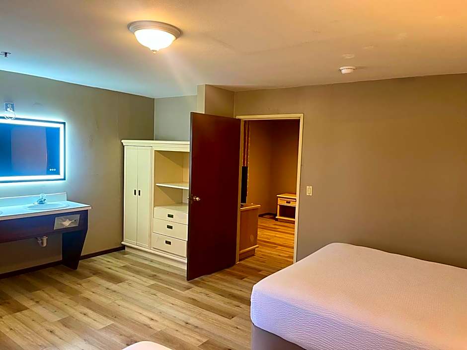 Days Inn by Wyndham Seatac Airport