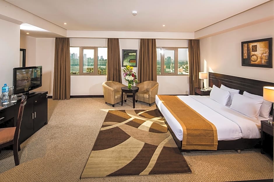 Photo 1 of 10 of Standard 1 King Bed