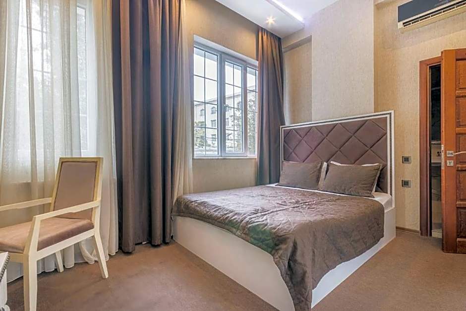 Maestro Hotel