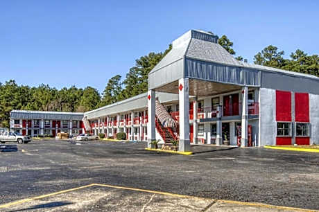 OYO Hotel Pineville LA Hwy 165
