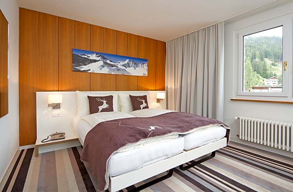 Hotel National by Mountain Hotels