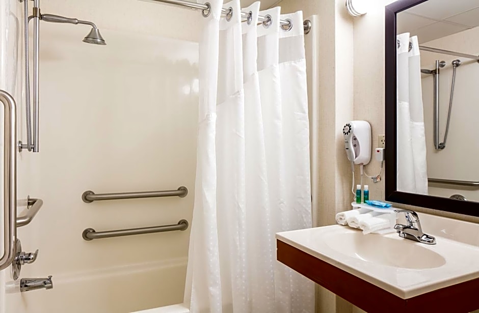 Holiday Inn Express Hotel & Suites Coralville, an IHG Hotel