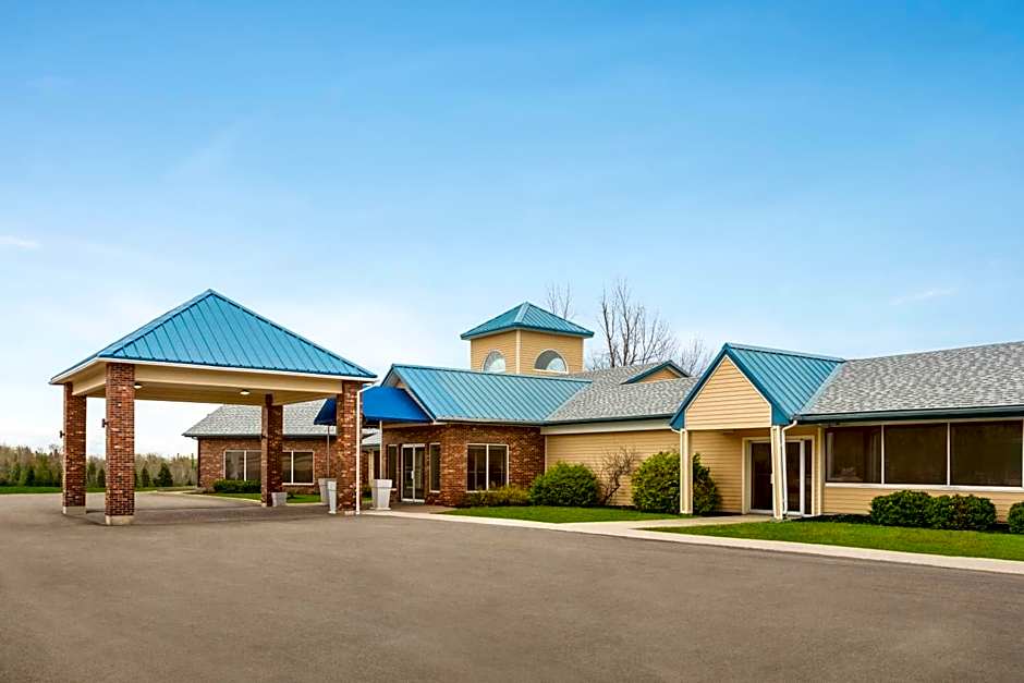 Days Inn & Suites by Wyndham Moncton