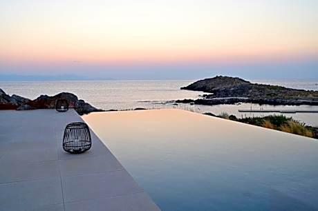 Kavos Hotel & Suites