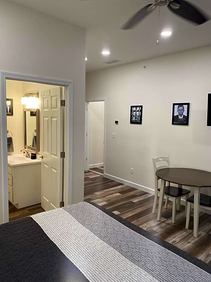 Hermann Crown Suites