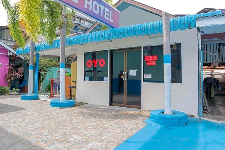 OYO 681 Paradise Hotel