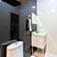506 Great Location AC 1Bdrm 1bath apt Rooftop