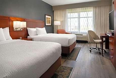 Queen Room with Two Queen Beds - Hearing Accessible