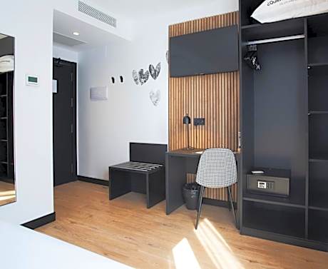 Double or Twin Room with Terrace