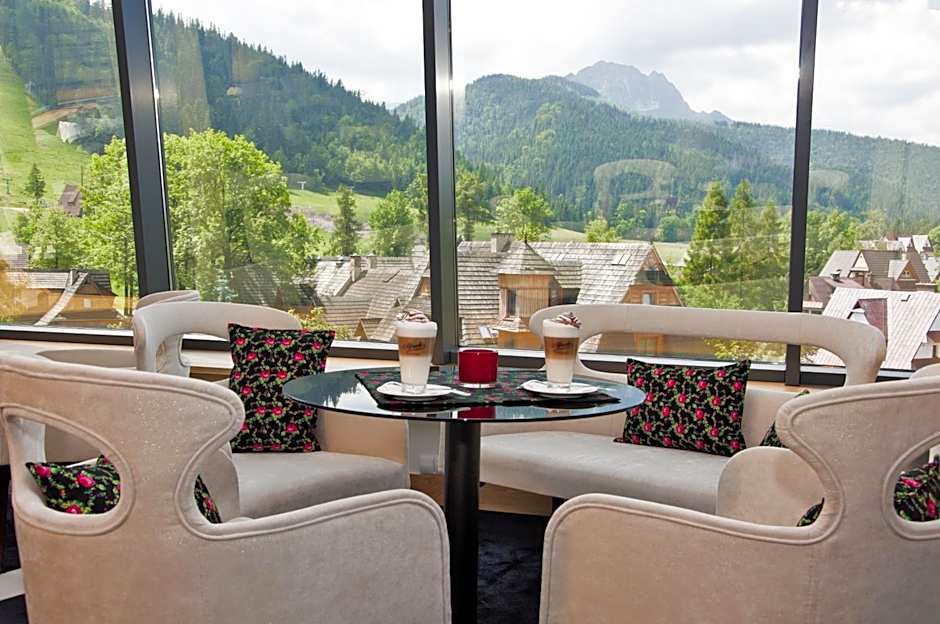 Grand Nosalowy Dwór