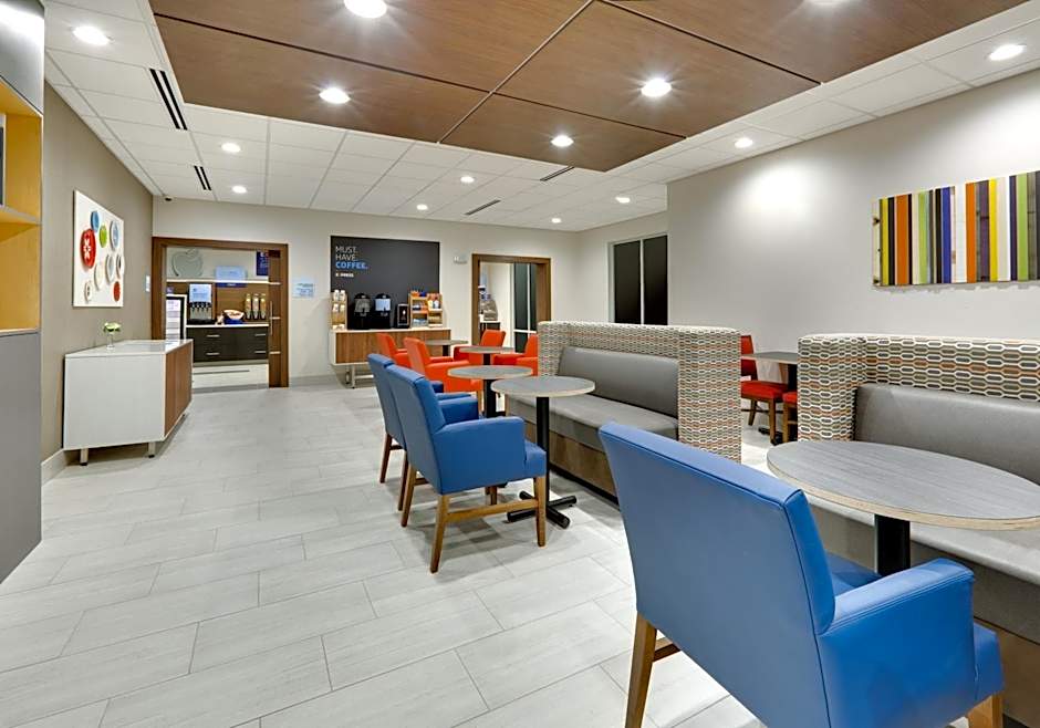 Holiday Inn Express And Suites Plano - The Colony By IHG