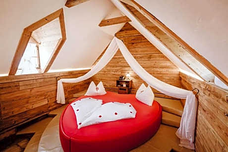 Deluxe Suite with Spa Bath