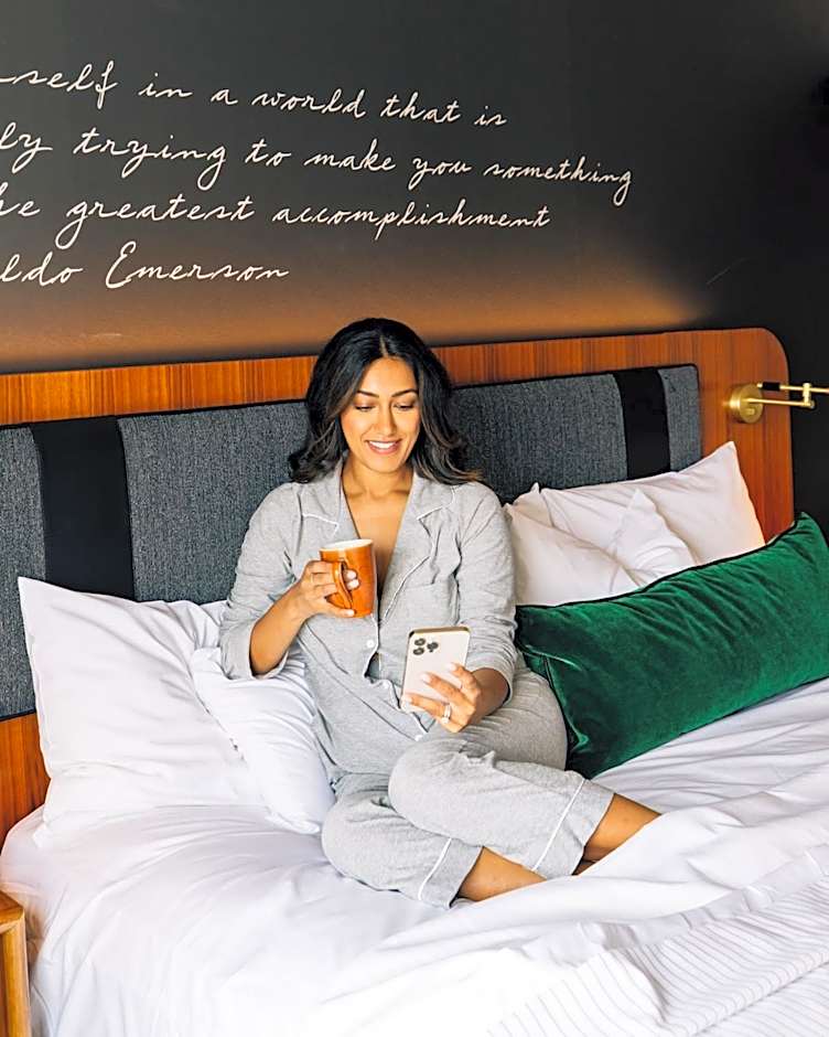 Cambria Hotel Boston Downtown-Seaport