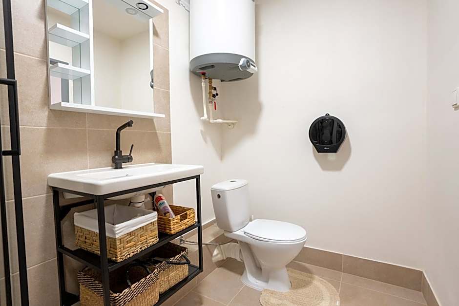 White Wolf House Hostel & Apartments