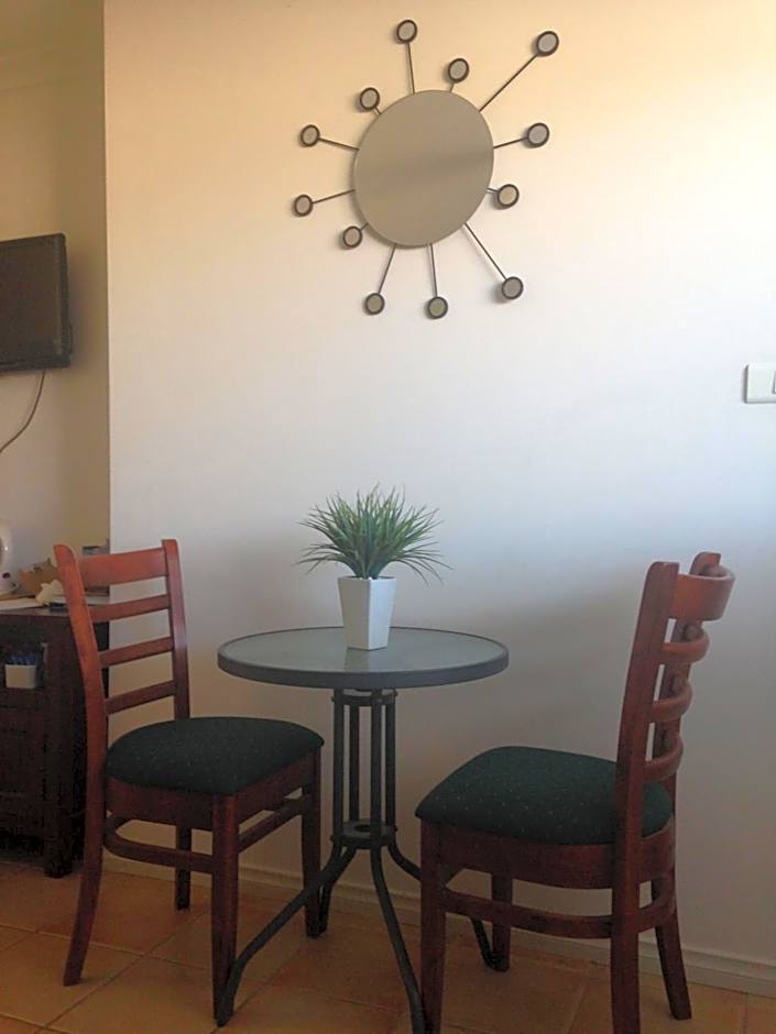 The Nosh & Nod - Avon Terrace