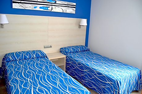 TWO-BEDROOM APARTMENT 5 ADULTS