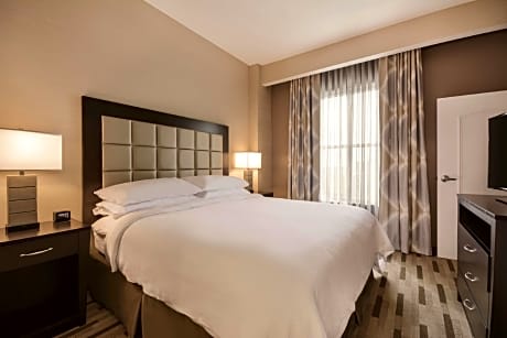 1 King 2 Room Premium Suite Hearing Accessible