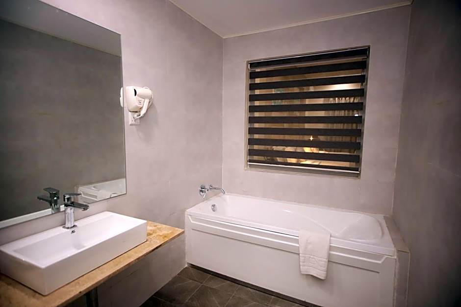 PrideInn Plaza Nairobi Airport