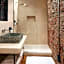 Chambre d'Amis by Alix
