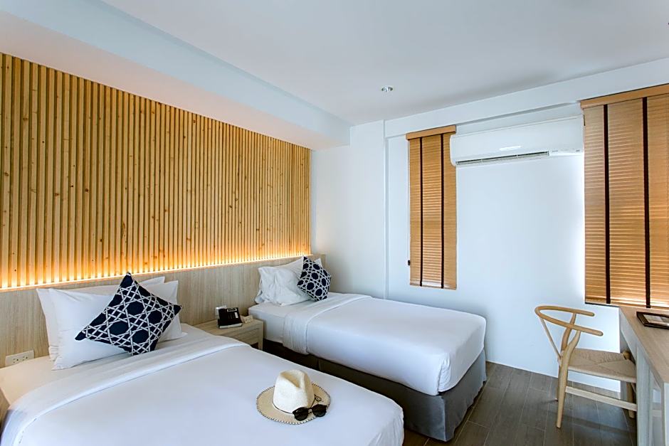 Kata Lucky Villa & Pool Access