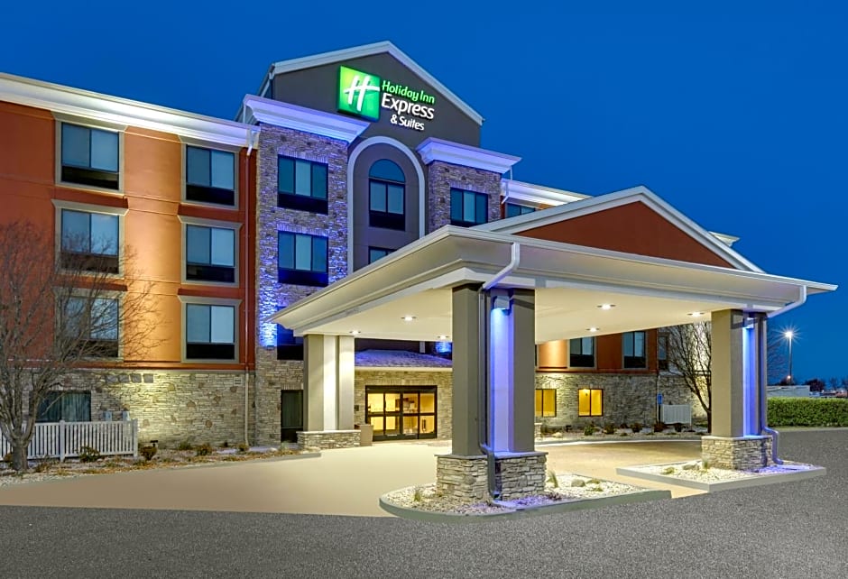 Holiday Inn Express & Suites Mitchell