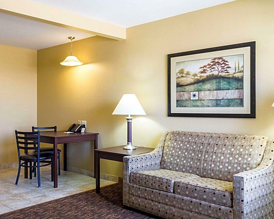 Mainstay Suites Minot