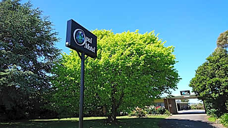 Opal Motel