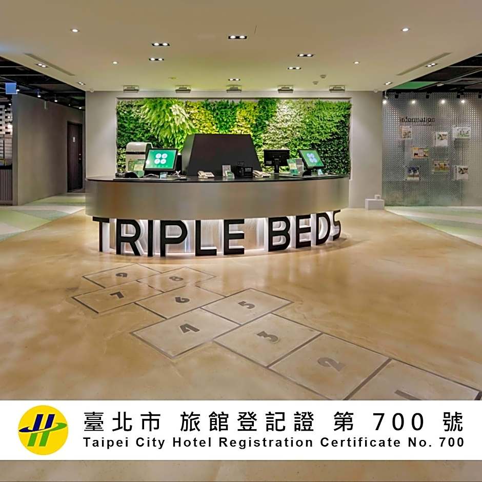 Green World Triple Beds