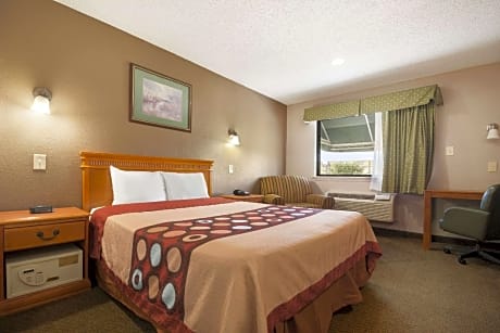 1 Queen Bed Non-Smoking
