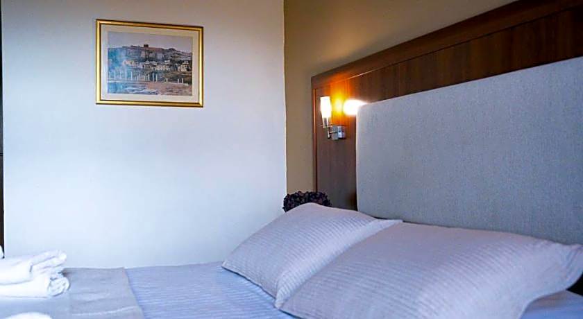 PARNIS PALACE HOTEL SUITES