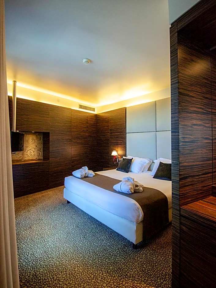 Antony Palace Hotel