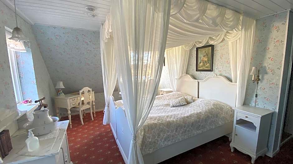 Photo 1 of 7 of Junior Suite, Terrace