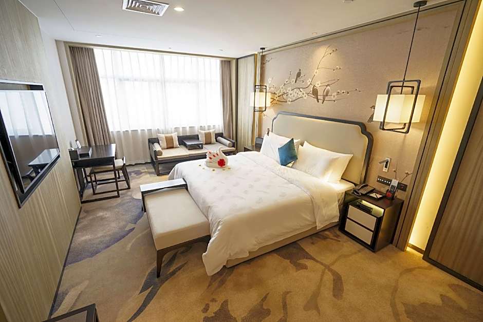 Photo 1 of 12 of Executive Suite