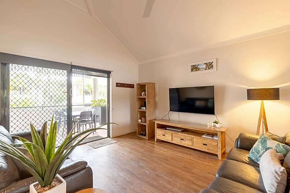 Outrigger Bay Apartments